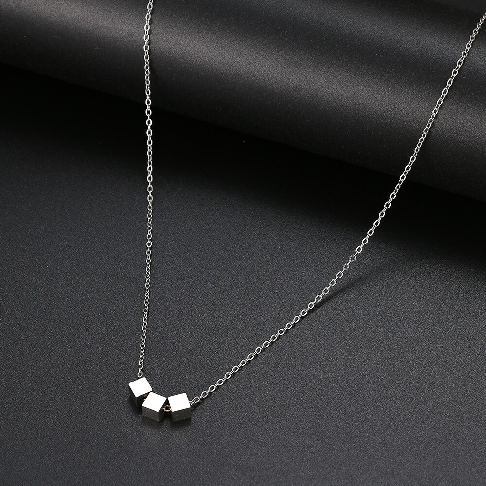 Necklace dice