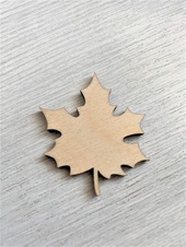 Wooden decoration - Maple Leaf