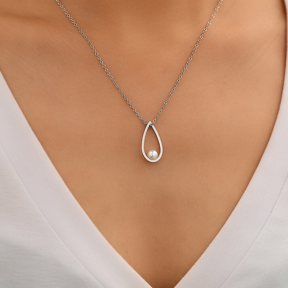 Necklace tear